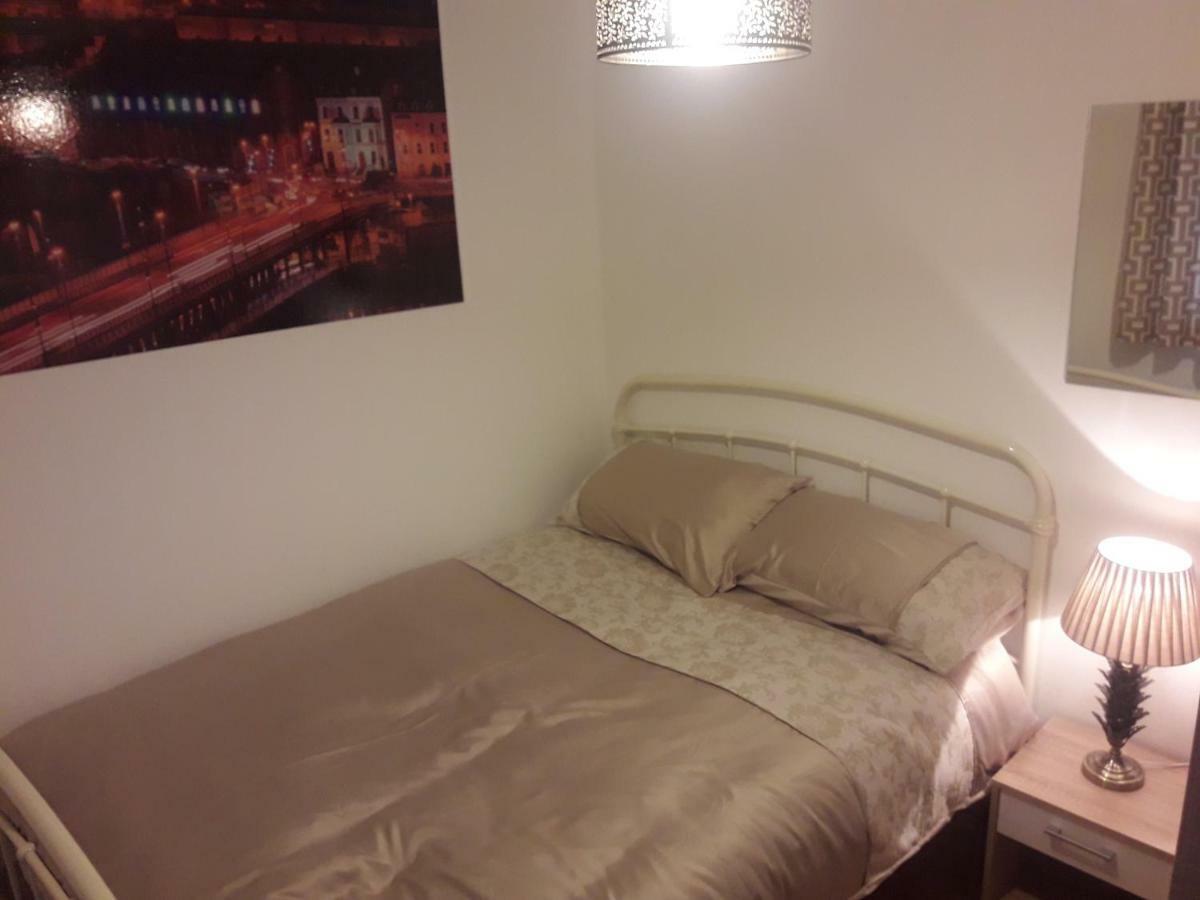 Bridge House Derry City Townhouse Central Free Parking Villa Buitenkant foto